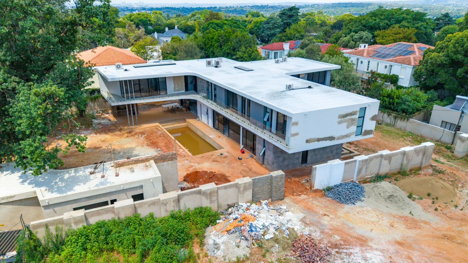 Dream Luxury Cluster in Exclusive Road