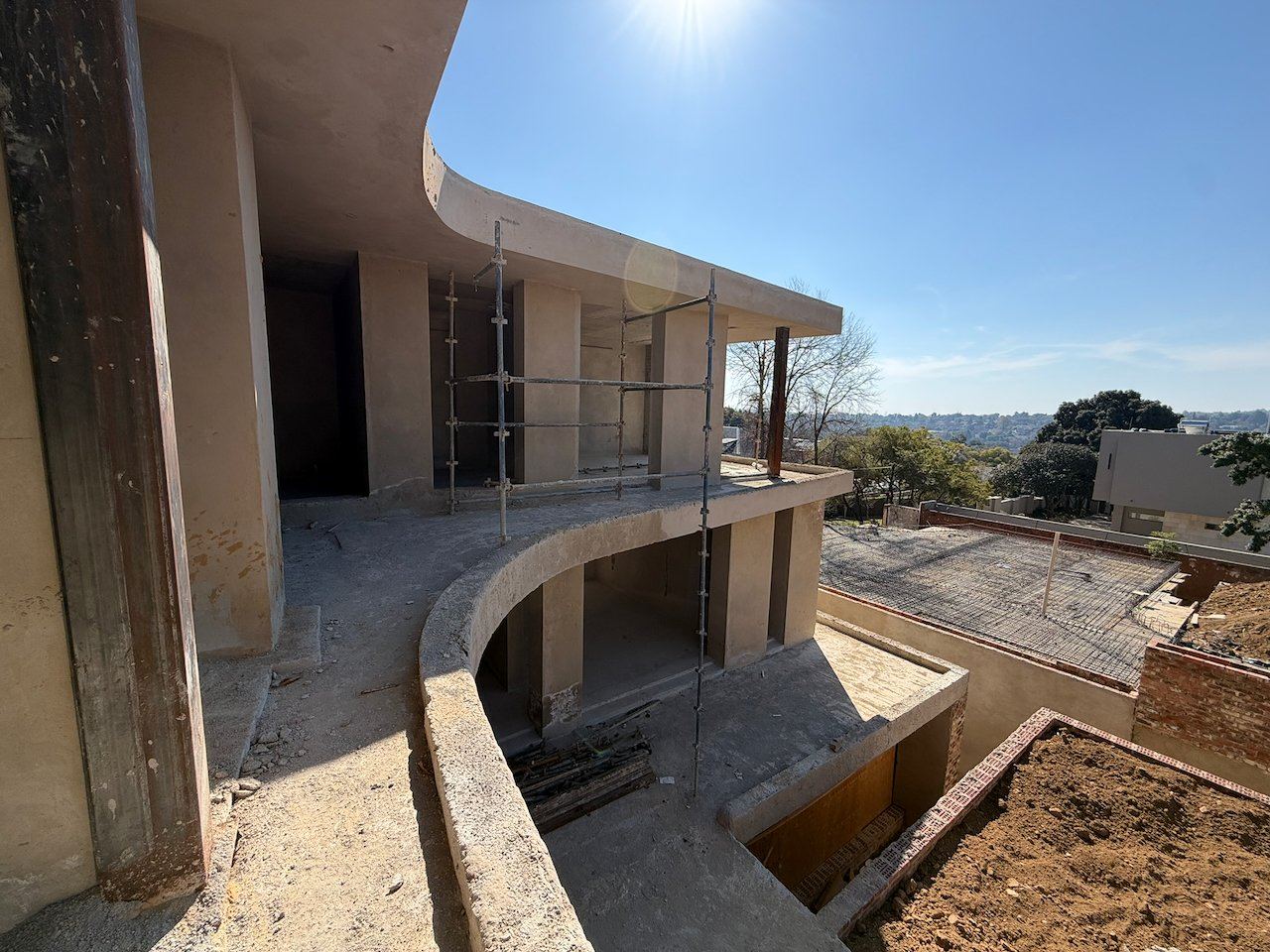 Two Customisable Luxury Clusters in Prestigious Road