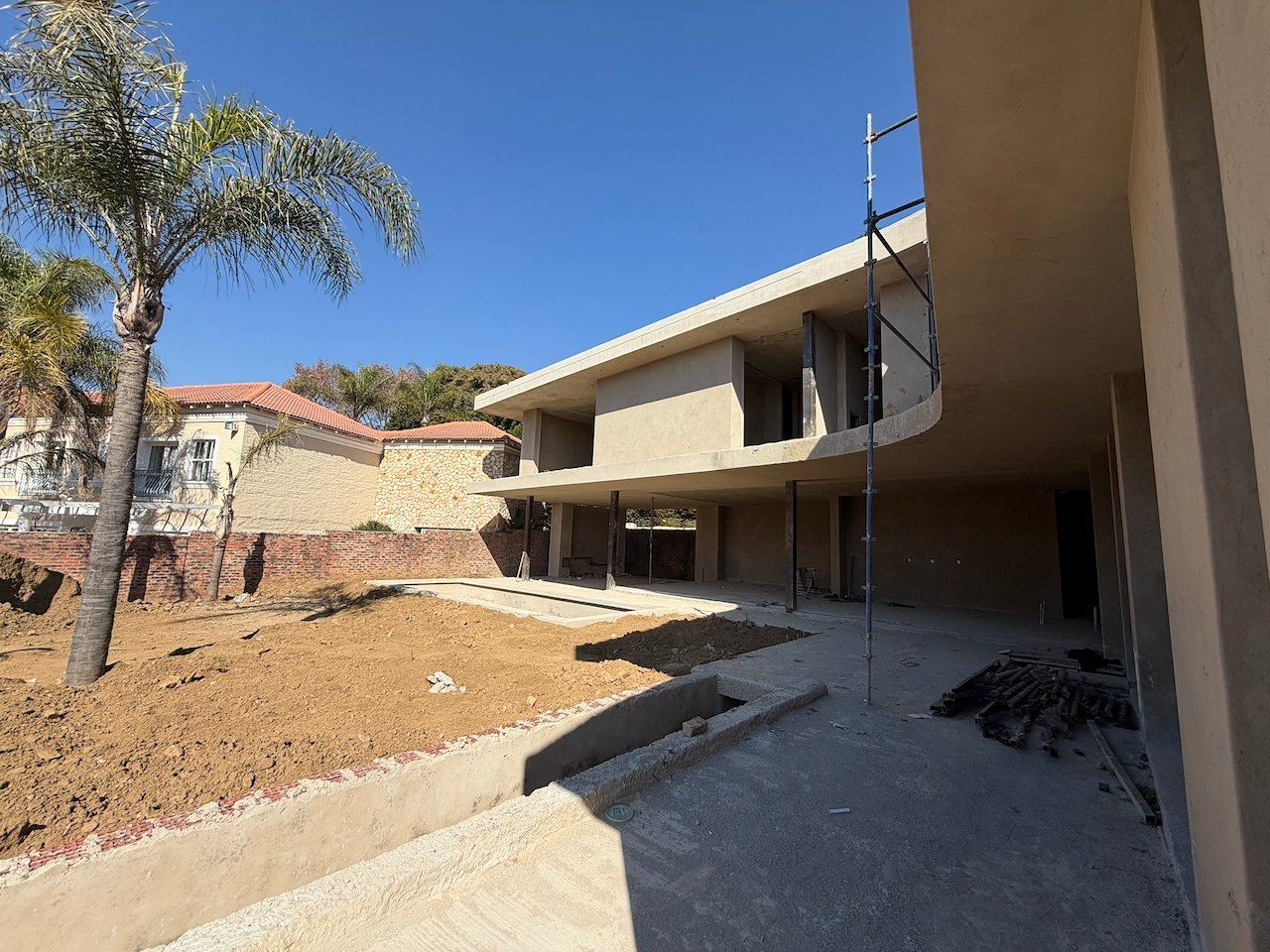 Two Customisable Luxury Clusters in Prestigious Road